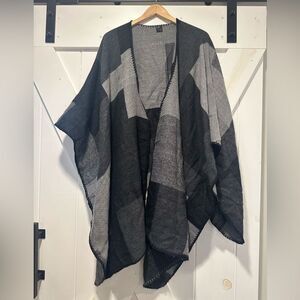 Boutique Plaid Poncho/Wrap Sweater O/S